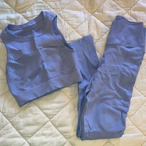 SOULCYCLE LAVENDER BRA AND LEGGING SET